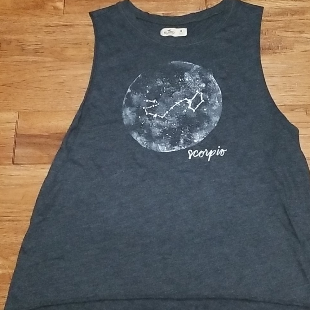 Hollister Scorpio tank top size M